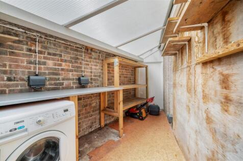 UPPER HIGH STREET, -30.jpg