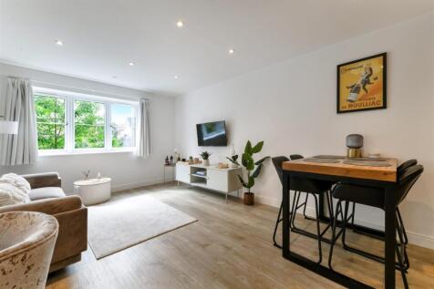 AURORA HOUSE, FLAT (4).jpg