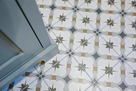 1578342896 - 5 Amberwood Grove -16.jpg