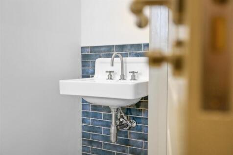 1578342896 - 5 Amberwood Grove -28.jpg