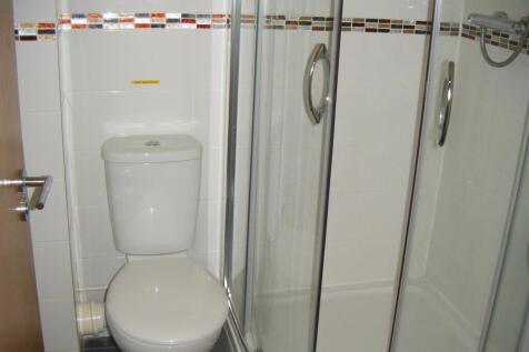 Flat 1 24 Kilbourn St (62).JPG