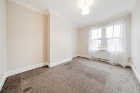 1370622-4-68f5f9b...