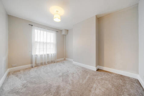 1370622-5-68f5f9b...