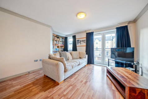 1372375-9-68fb4c9...