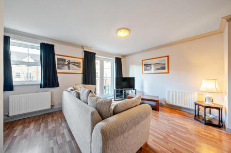 1372375-11-68fb4d...