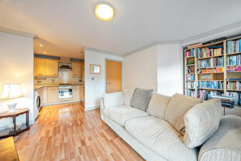 1372375-5-68fb4dd...