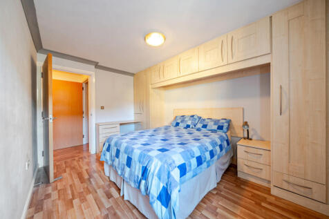 1372375-10-68fb4a...