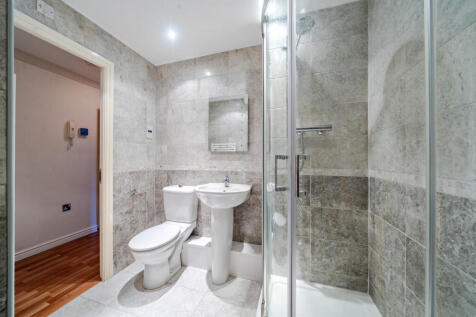 1372375-2-68fb4b1...