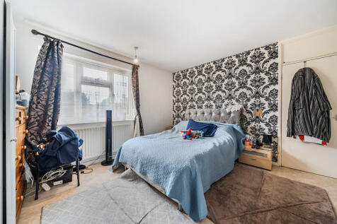 1373200-3-68ff84f...