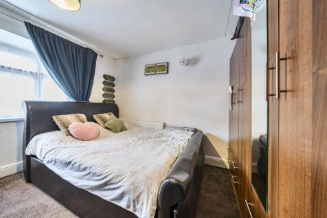 1372912-1-68fa5b7...