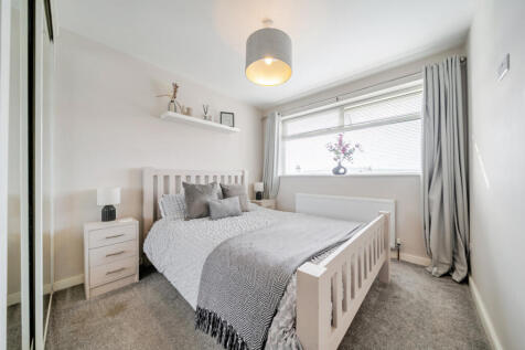 1374482-5-69034bd...