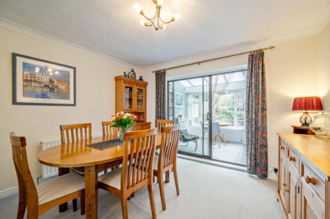 1371922-4-68fb715...