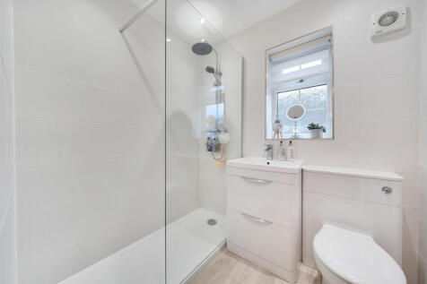 1374933-7-690a1fa...