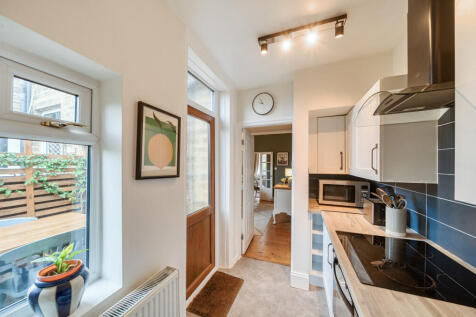 1374450-11-690493...