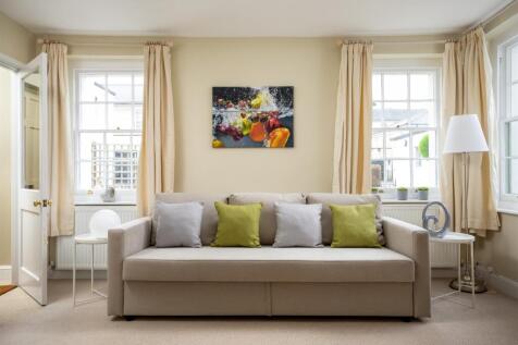 20 - Bibury cottage - GL52 6HG - L Web.jpg