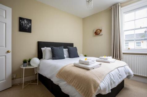 23 - Bibury cottage - GL52 6HG - L Web.jpg