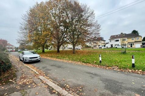 Property Setting / Frontage