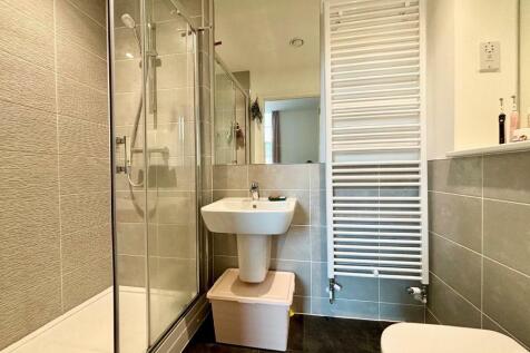 En-Suite To Bed 1