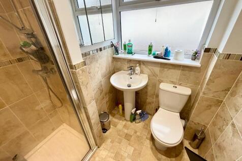 Additional Separate Shower Room