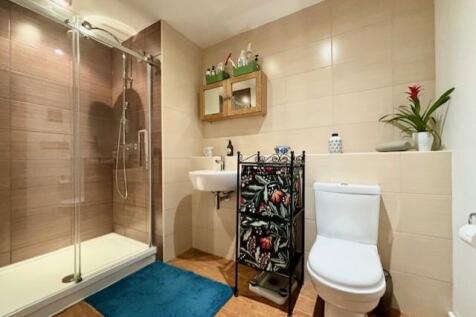 Family Shower Room