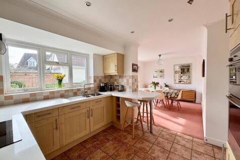 Kitchen/Breakfast Room Through To Dining