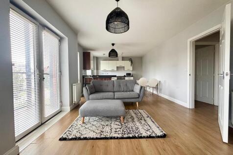 Open Plan Lounge / Kitchen / Dining