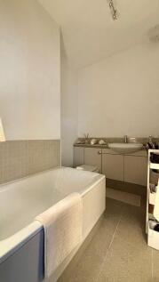 En-Suite To Bedroom 1