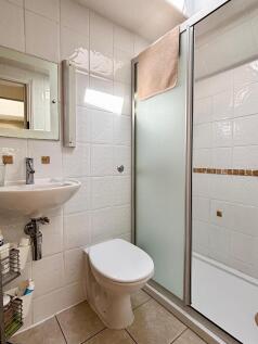 En-suite to Bedroom 2