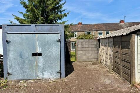 Garage &amp; Hardstanding