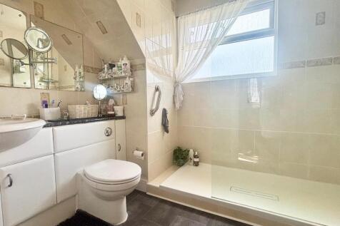 Family Shower Room