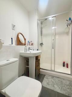En-Suite To Bedroom 1