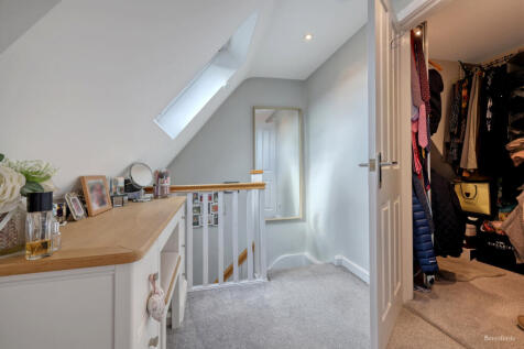 Walk-In-Wardrobe
