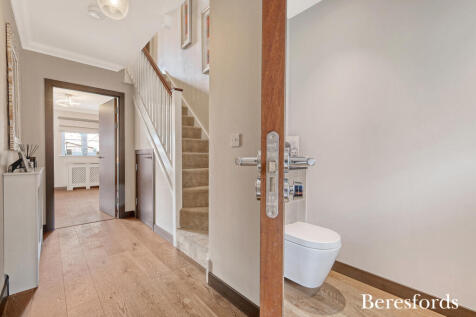 Hall/Cloakroom