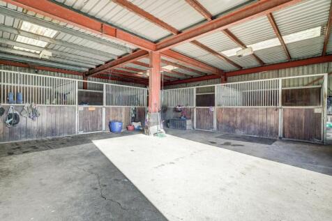 Outbuilding/Stables