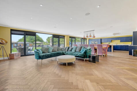 Kitchen/Reception