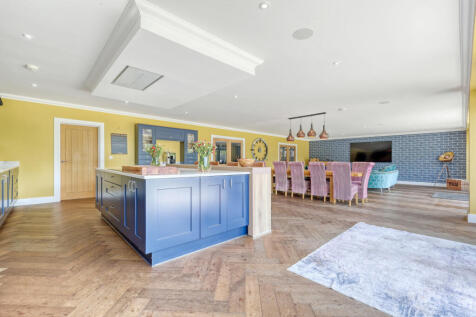 Kitchen/Reception