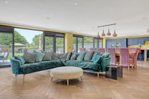 Kitchen/Reception