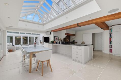Kitchen/Diner/Orange