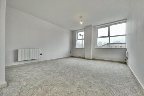 8A Woodview Living room (2).jpeg
