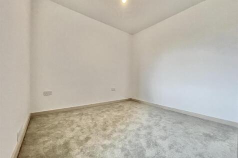 8A Woodview Bedroom (3).jpeg