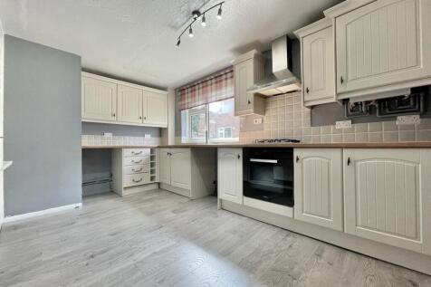 141 Blackden Walk Kitchen.jpeg