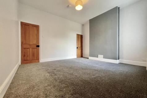 110 Beech Dining Room.jpeg