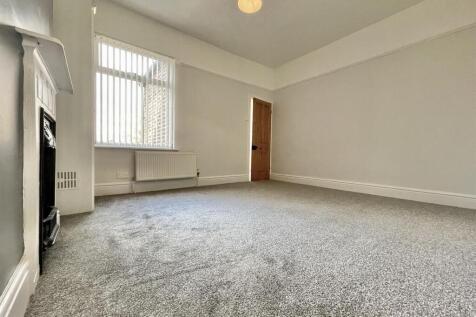 110 Beech Bedroom 2 (2).jpeg