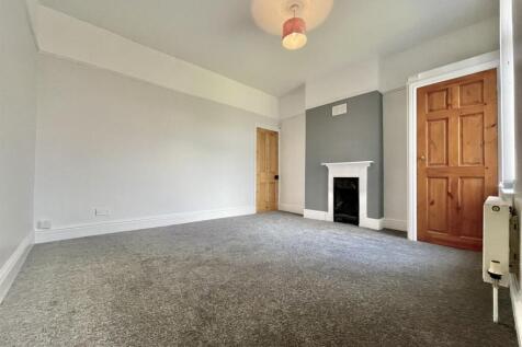 110 Beech Bedroom 2.jpeg