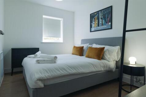 Flat 4-1011762.jpg