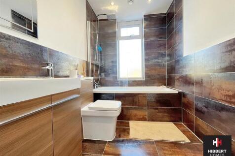 20 Brownlow Avenue 17.jpg