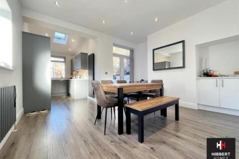 20 Brownlow Avenue.jpg