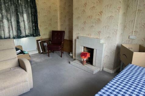 SITTING/DINING ROOM