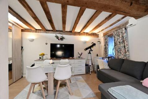 SITTING/DINING ROOM