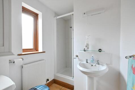 EN SUITE SHOWER ROOM